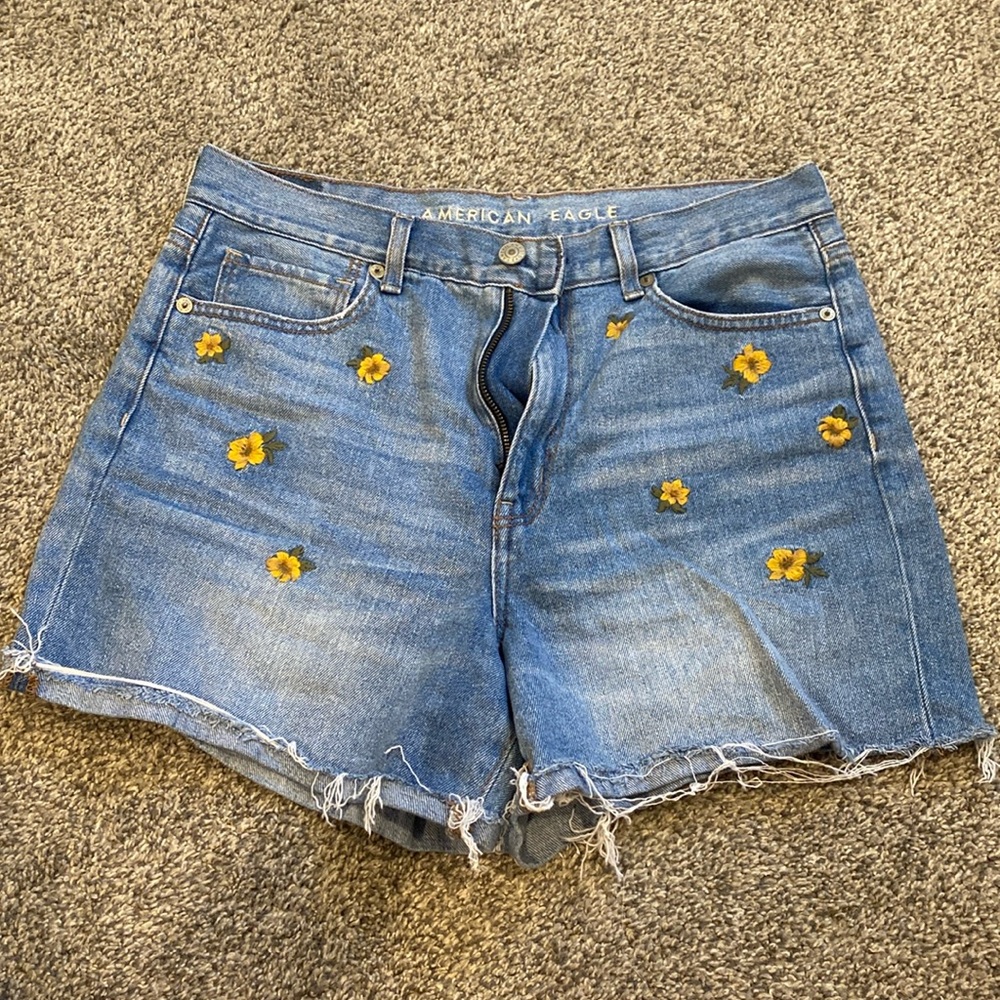 American Eagle mom shorts
